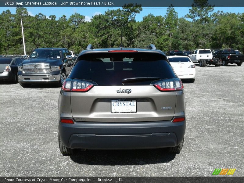 Light Brownstone Pearl / Black 2019 Jeep Cherokee Latitude