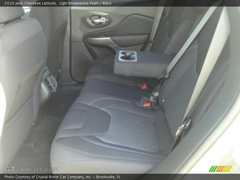 Light Brownstone Pearl / Black 2019 Jeep Cherokee Latitude