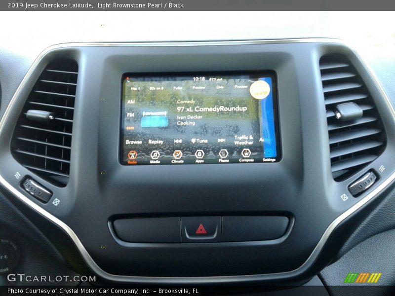 Light Brownstone Pearl / Black 2019 Jeep Cherokee Latitude