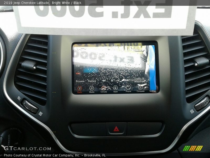 Bright White / Black 2019 Jeep Cherokee Latitude