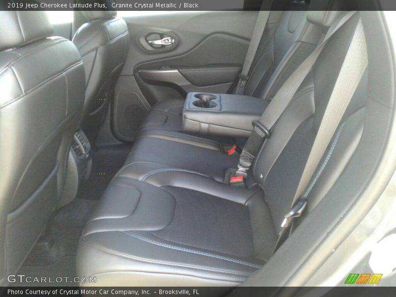 Granite Crystal Metallic / Black 2019 Jeep Cherokee Latitude Plus