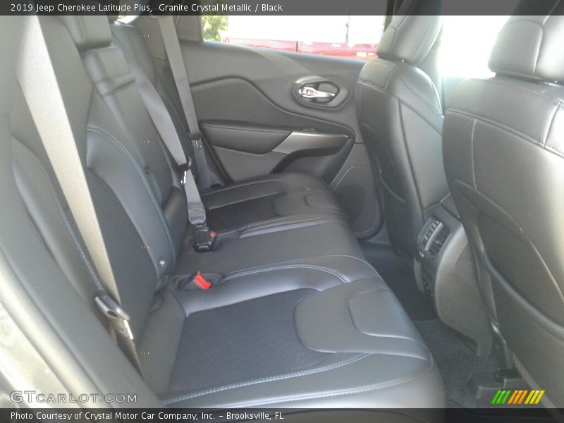 Granite Crystal Metallic / Black 2019 Jeep Cherokee Latitude Plus
