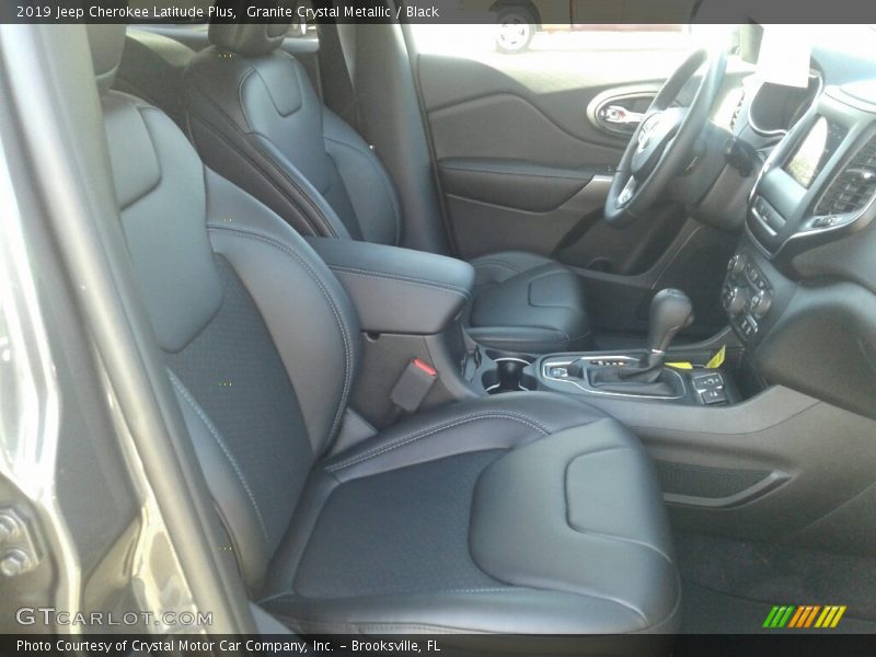 Granite Crystal Metallic / Black 2019 Jeep Cherokee Latitude Plus