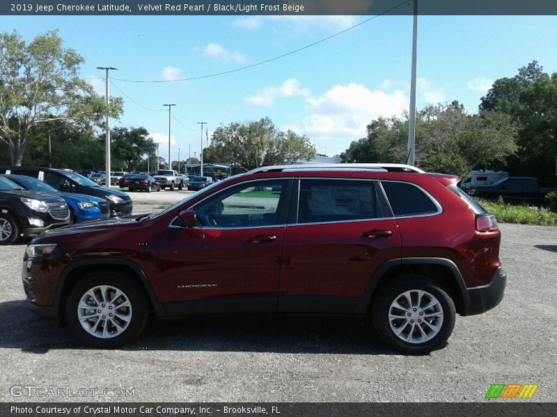 Velvet Red Pearl / Black/Light Frost Beige 2019 Jeep Cherokee Latitude