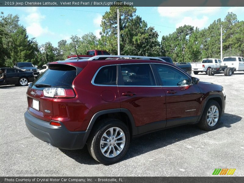 Velvet Red Pearl / Black/Light Frost Beige 2019 Jeep Cherokee Latitude