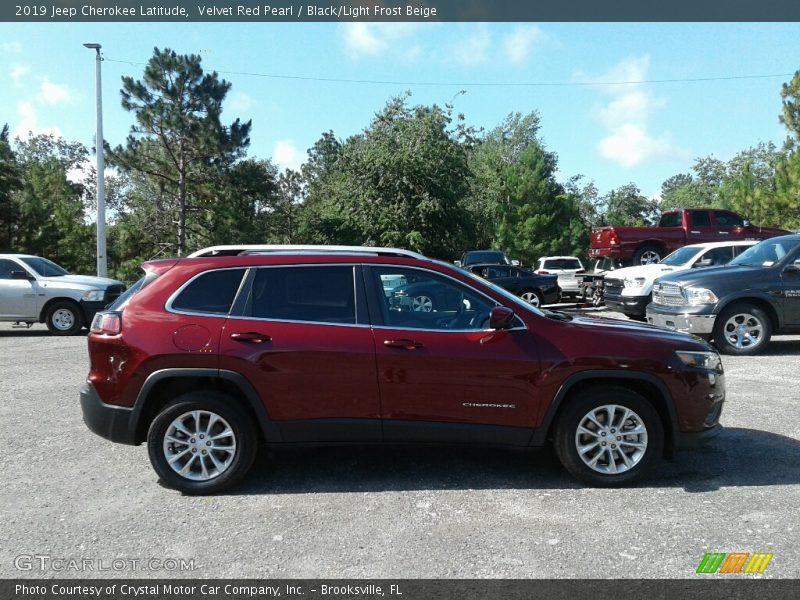 Velvet Red Pearl / Black/Light Frost Beige 2019 Jeep Cherokee Latitude