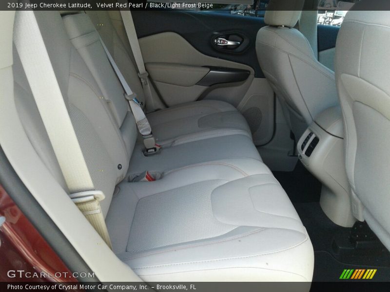 Velvet Red Pearl / Black/Light Frost Beige 2019 Jeep Cherokee Latitude