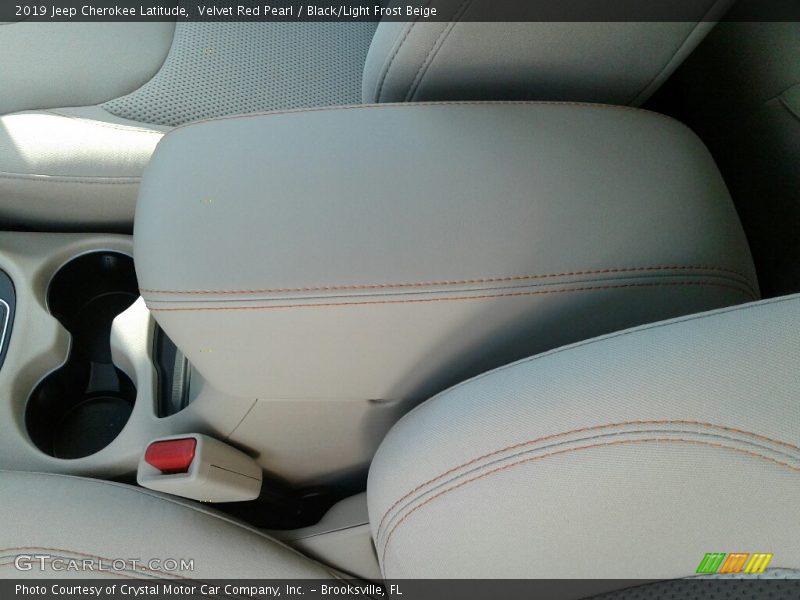 Velvet Red Pearl / Black/Light Frost Beige 2019 Jeep Cherokee Latitude