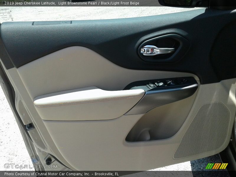 Light Brownstone Pearl / Black/Light Frost Beige 2019 Jeep Cherokee Latitude