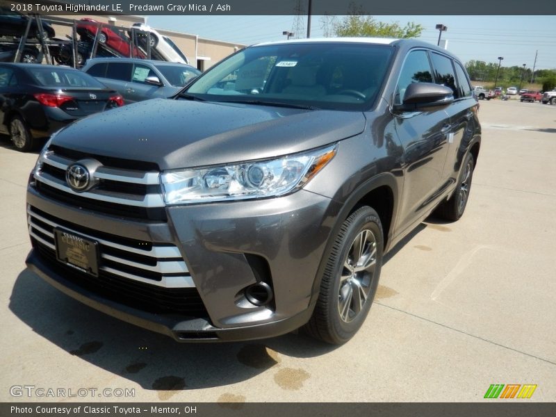 Predawn Gray Mica / Ash 2018 Toyota Highlander LE