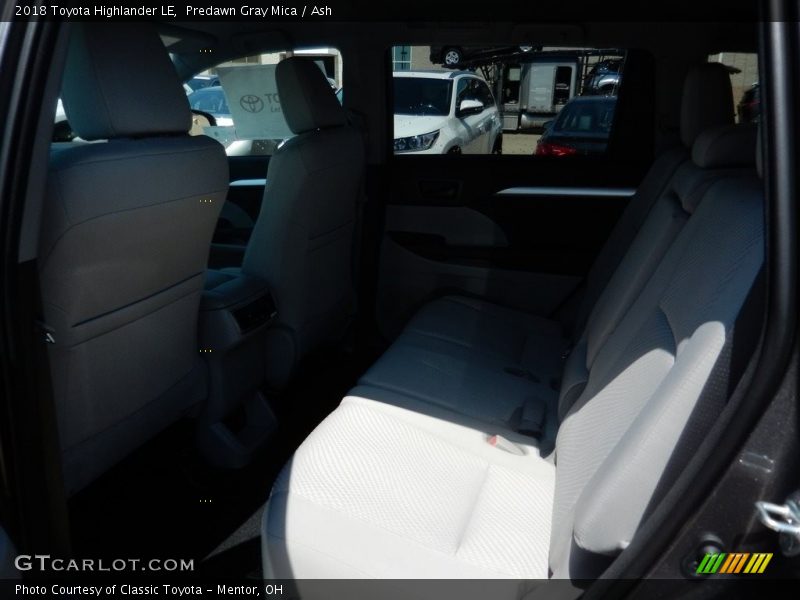 Predawn Gray Mica / Ash 2018 Toyota Highlander LE