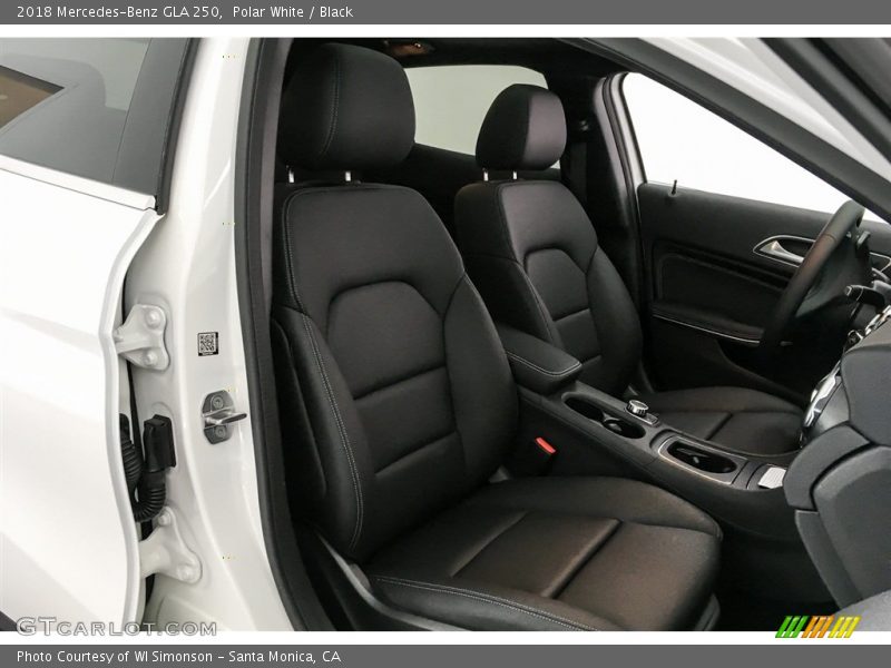 Polar White / Black 2018 Mercedes-Benz GLA 250