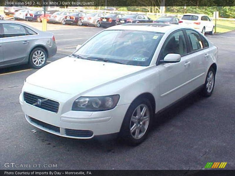 Ice White / Dark Beige/Quartz 2004 Volvo S40 2.4i