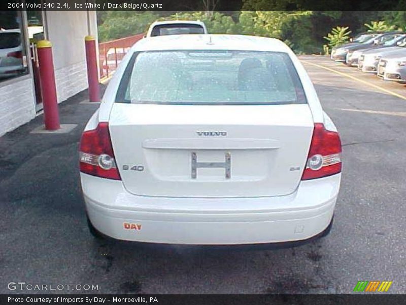 Ice White / Dark Beige/Quartz 2004 Volvo S40 2.4i