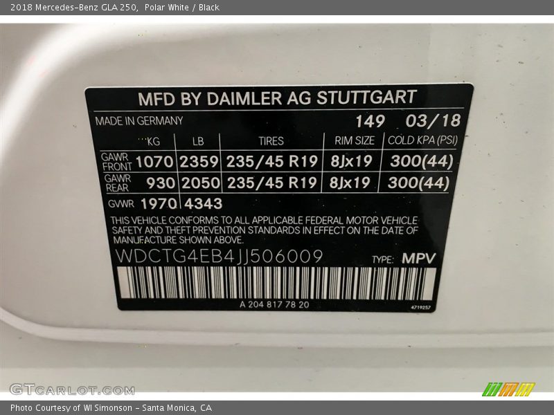 Polar White / Black 2018 Mercedes-Benz GLA 250
