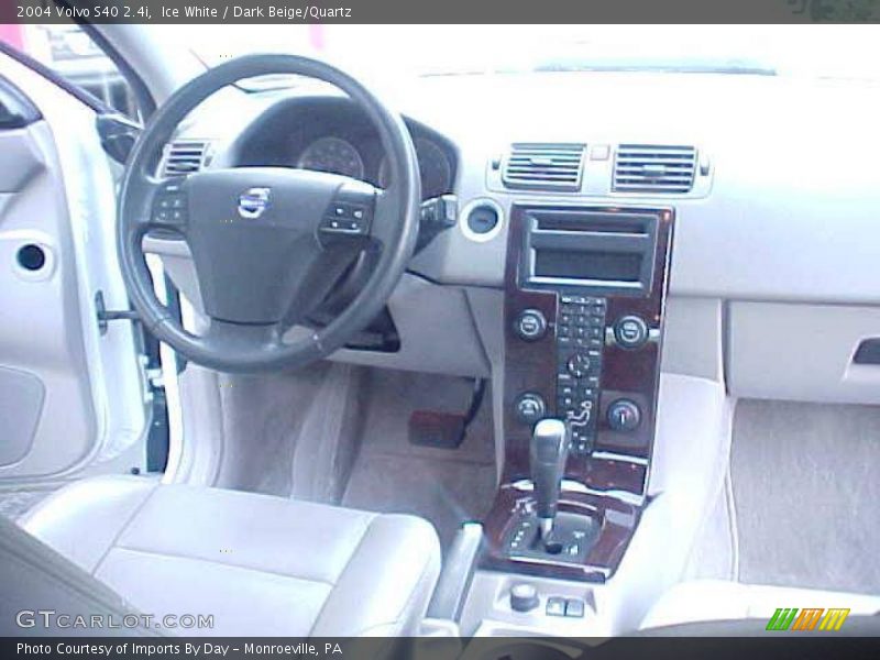 Ice White / Dark Beige/Quartz 2004 Volvo S40 2.4i