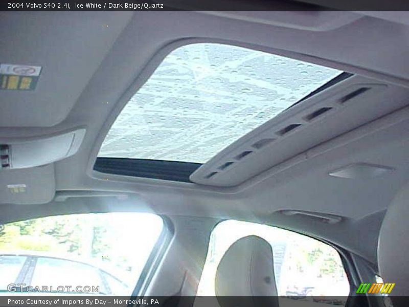 Ice White / Dark Beige/Quartz 2004 Volvo S40 2.4i
