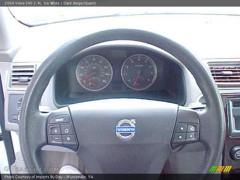 Ice White / Dark Beige/Quartz 2004 Volvo S40 2.4i