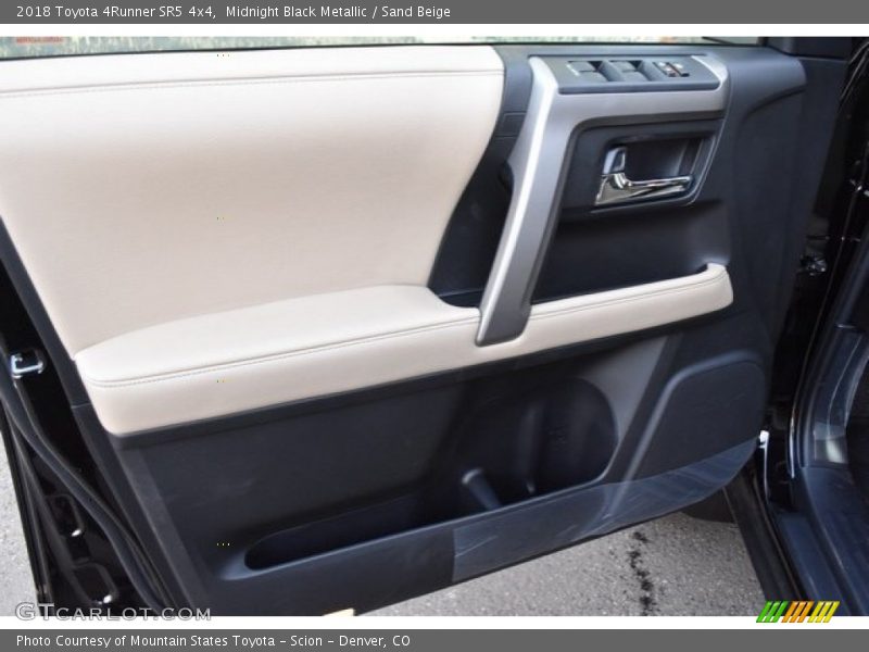 Midnight Black Metallic / Sand Beige 2018 Toyota 4Runner SR5 4x4