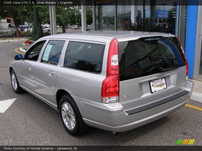 Silver Metallic / Graphite 2005 Volvo V70 2.4