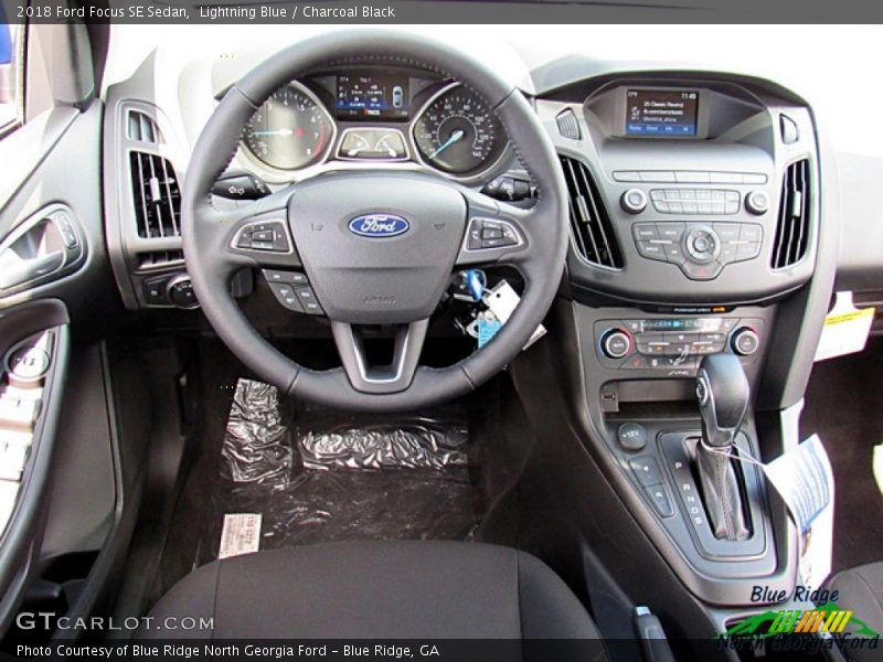 Lightning Blue / Charcoal Black 2018 Ford Focus SE Sedan