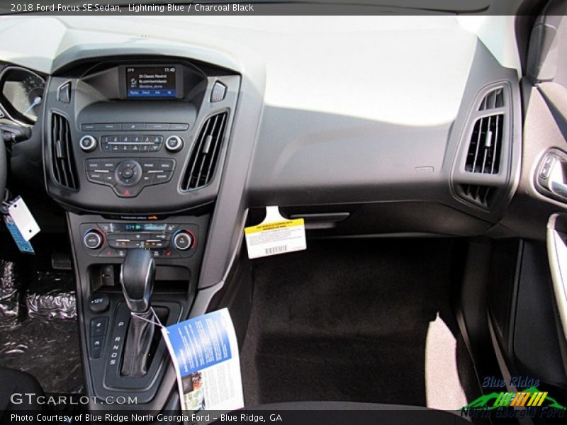 Lightning Blue / Charcoal Black 2018 Ford Focus SE Sedan