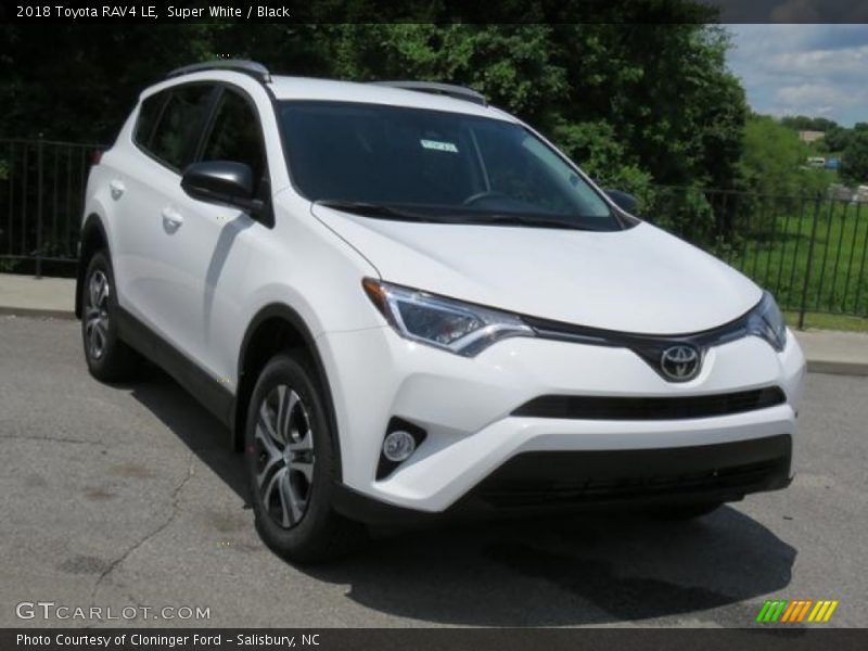 Super White / Black 2018 Toyota RAV4 LE