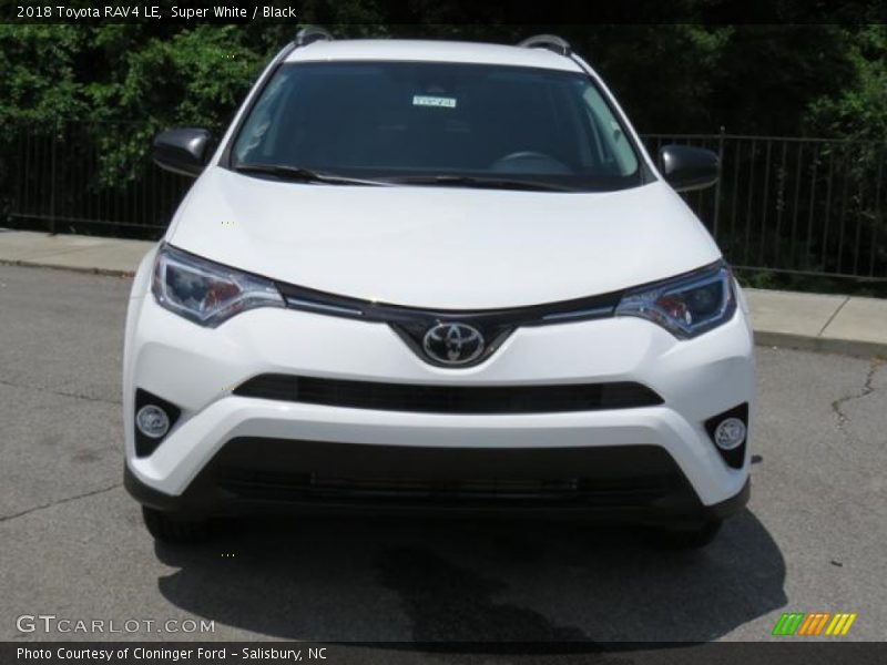 Super White / Black 2018 Toyota RAV4 LE