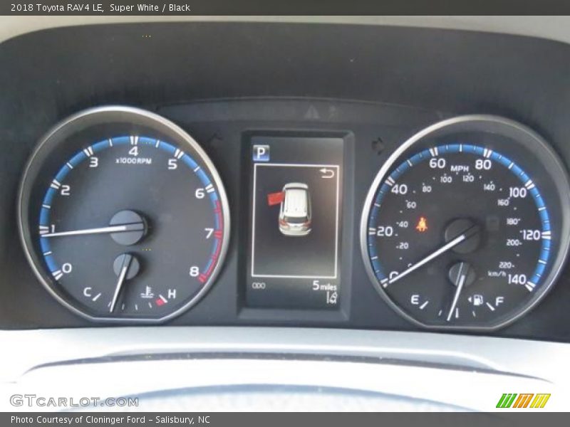 Super White / Black 2018 Toyota RAV4 LE
