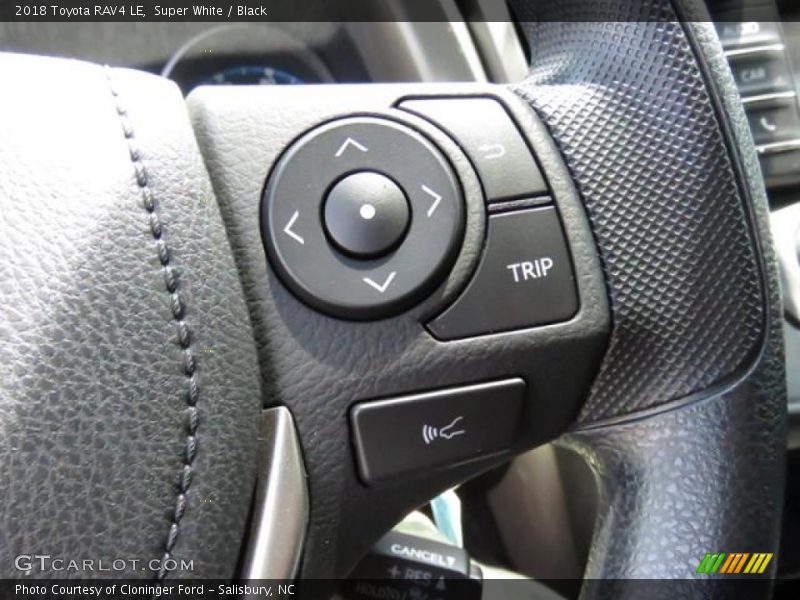 Super White / Black 2018 Toyota RAV4 LE