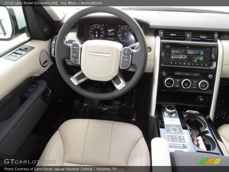 Fuji White / Acorn/Ebony 2018 Land Rover Discovery HSE