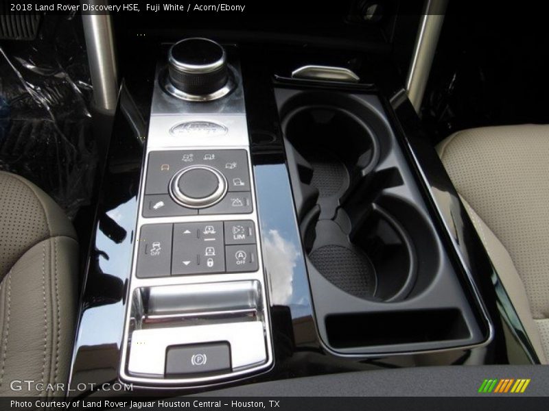 Fuji White / Acorn/Ebony 2018 Land Rover Discovery HSE