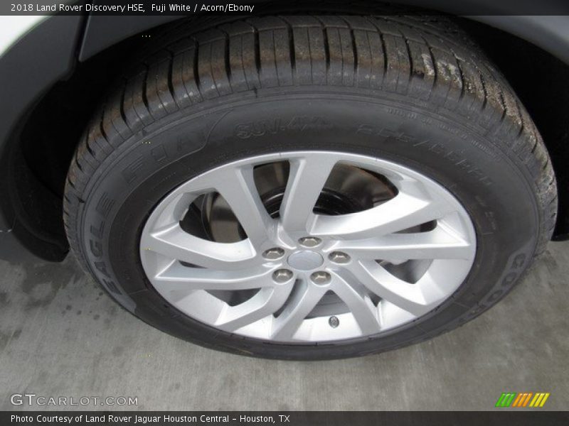 Fuji White / Acorn/Ebony 2018 Land Rover Discovery HSE