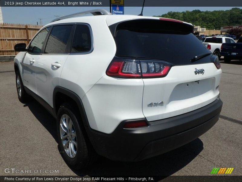 Bright White / Black 2019 Jeep Cherokee Latitude 4x4