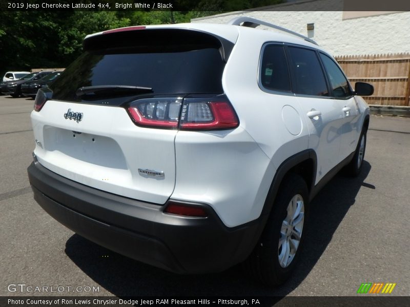 Bright White / Black 2019 Jeep Cherokee Latitude 4x4