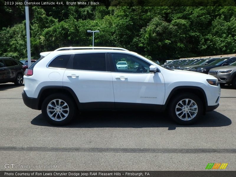 Bright White / Black 2019 Jeep Cherokee Latitude 4x4