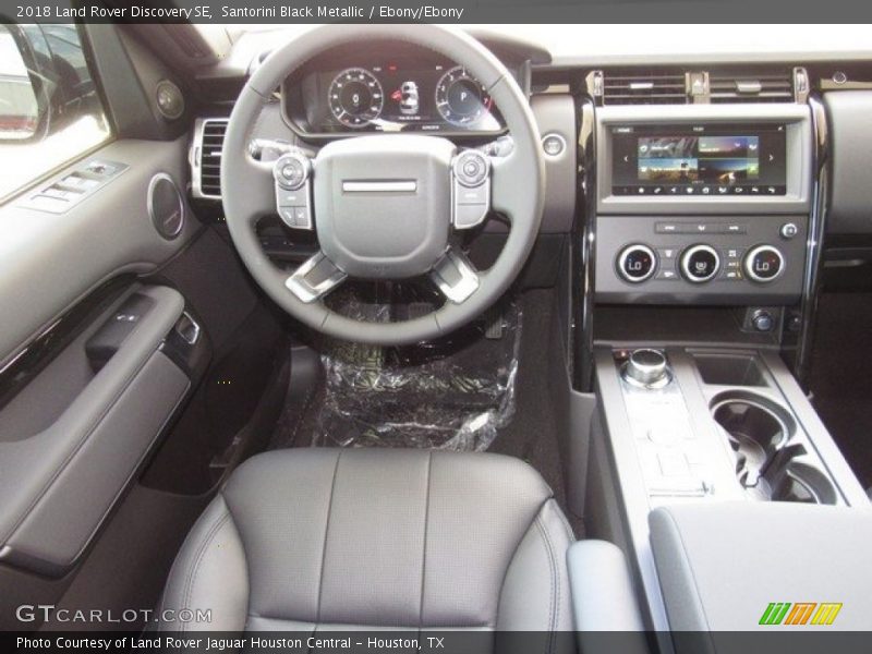 Santorini Black Metallic / Ebony/Ebony 2018 Land Rover Discovery SE