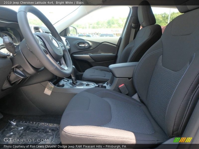Bright White / Black 2019 Jeep Cherokee Latitude 4x4