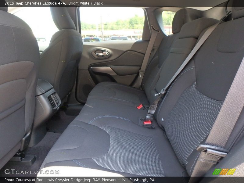 Bright White / Black 2019 Jeep Cherokee Latitude 4x4