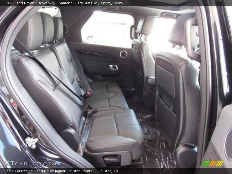 Santorini Black Metallic / Ebony/Ebony 2018 Land Rover Discovery SE