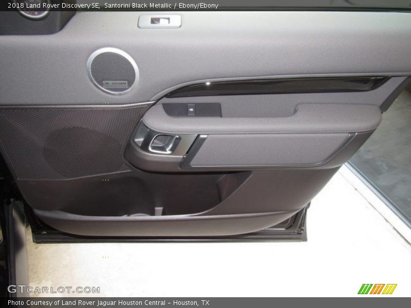 Santorini Black Metallic / Ebony/Ebony 2018 Land Rover Discovery SE