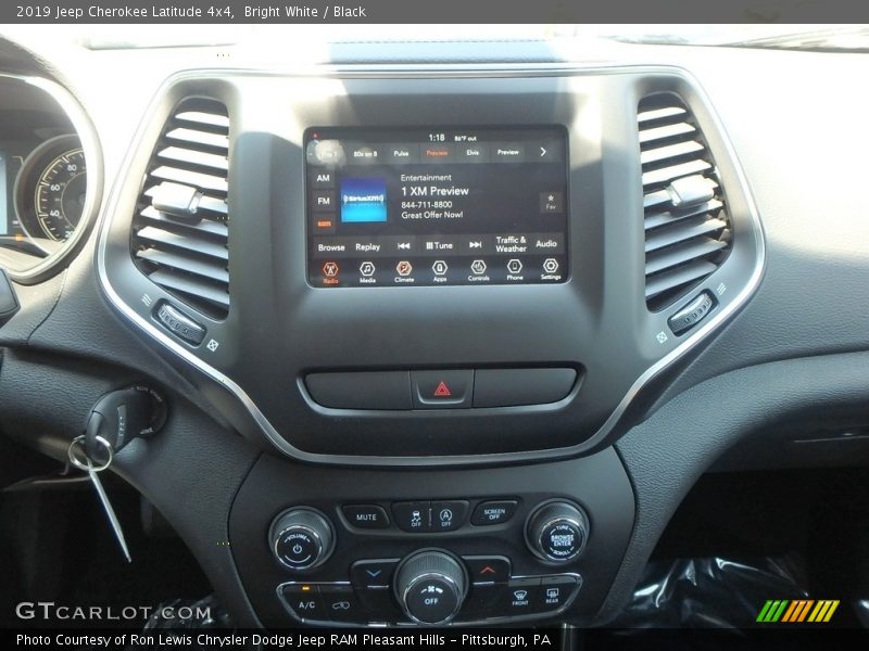 Bright White / Black 2019 Jeep Cherokee Latitude 4x4