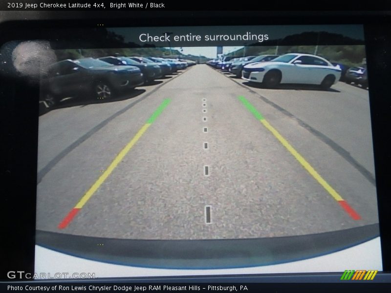 Bright White / Black 2019 Jeep Cherokee Latitude 4x4