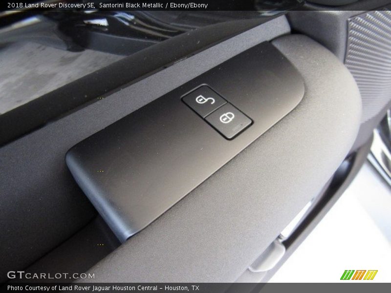 Santorini Black Metallic / Ebony/Ebony 2018 Land Rover Discovery SE