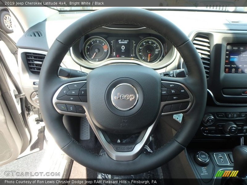Bright White / Black 2019 Jeep Cherokee Latitude 4x4
