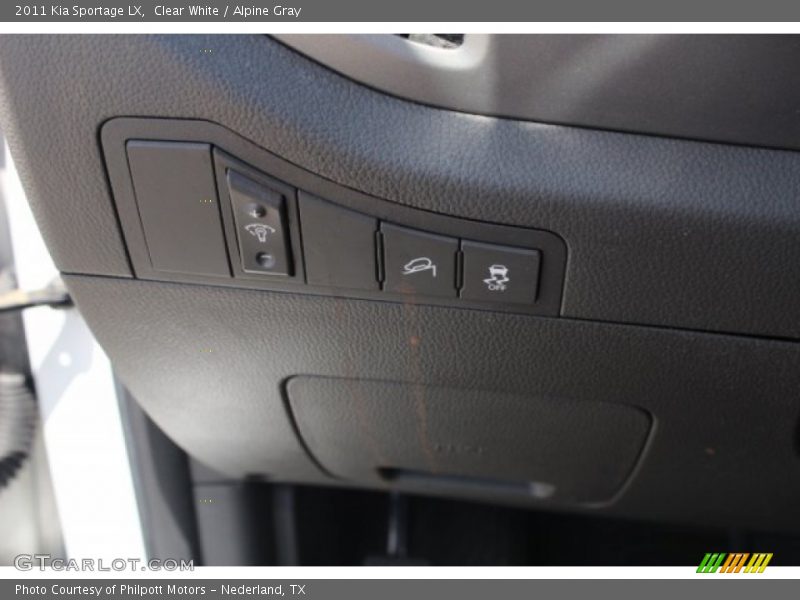 Clear White / Alpine Gray 2011 Kia Sportage LX