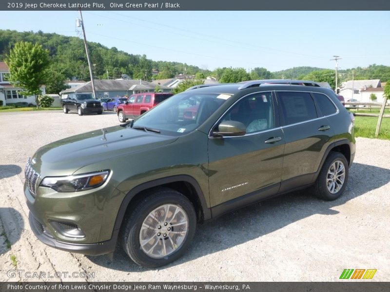 Olive Green Pearl / Black 2019 Jeep Cherokee Latitude Plus