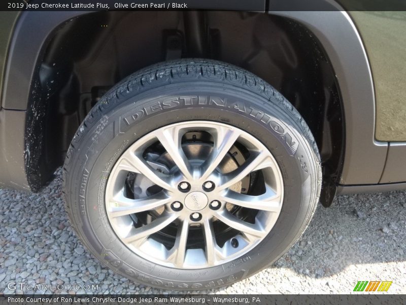 Olive Green Pearl / Black 2019 Jeep Cherokee Latitude Plus