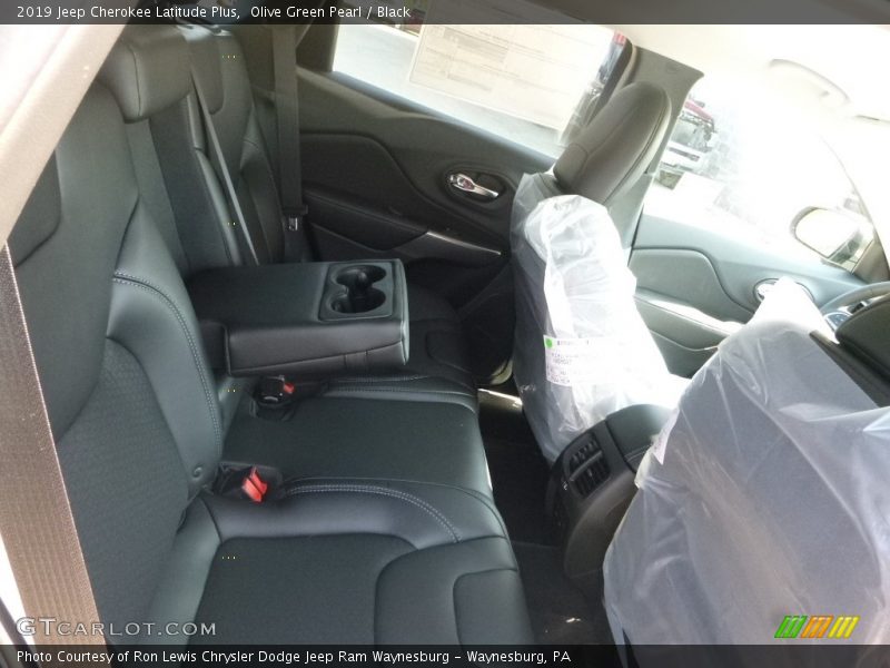 Olive Green Pearl / Black 2019 Jeep Cherokee Latitude Plus