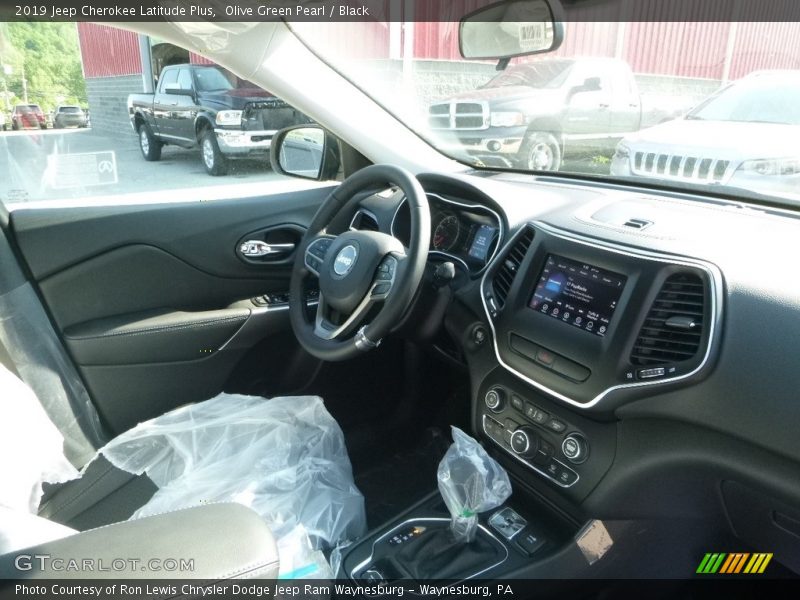 Olive Green Pearl / Black 2019 Jeep Cherokee Latitude Plus